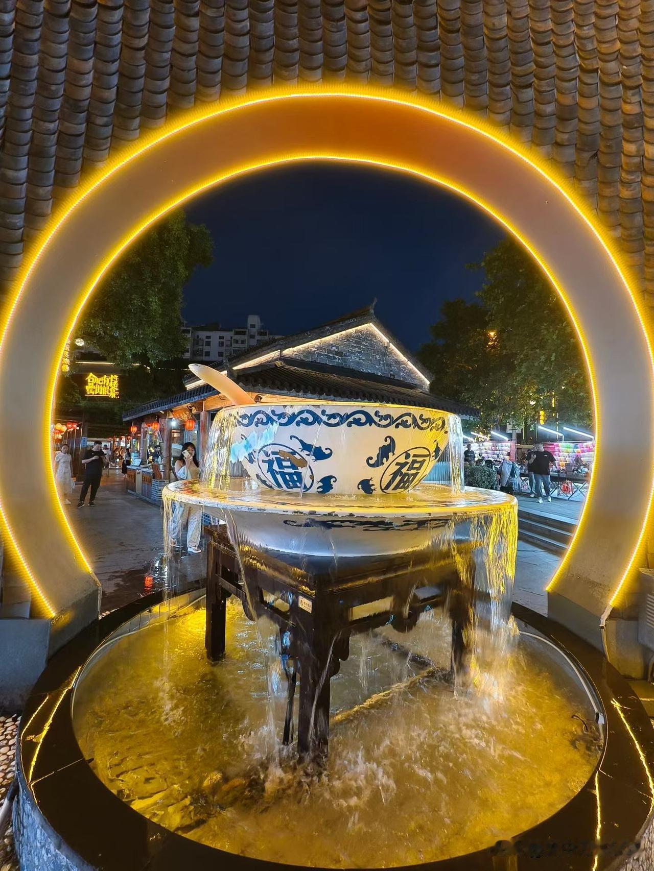 夏日生活打卡季夏日的夜，热，热闹，