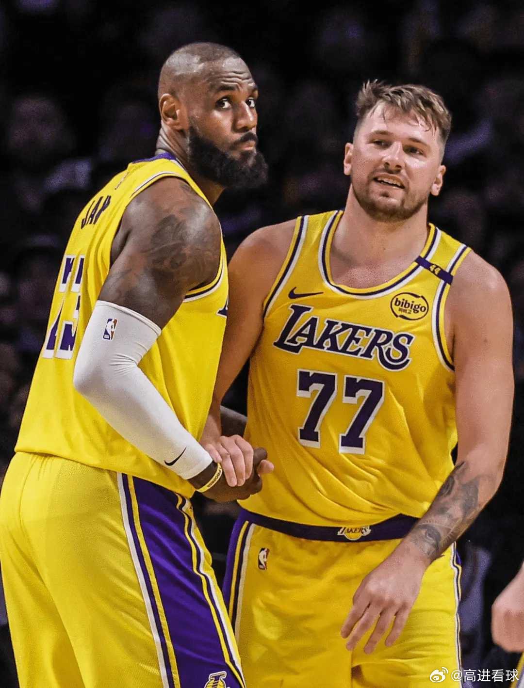 东契奇60分！湖人灭热火8连胜 詹姆斯三双阿德巴约28分湖人vs热火篮球体育 N