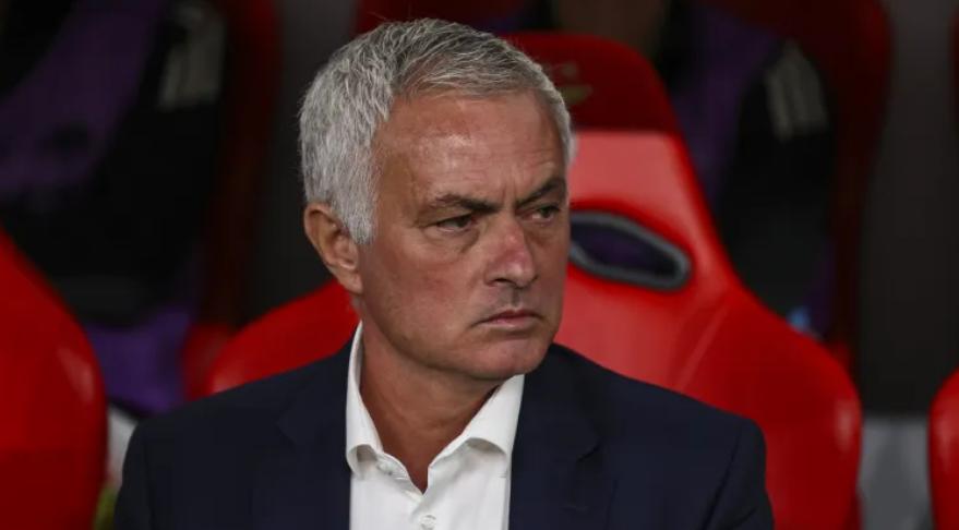 皇马球星自取其辱，前曼联球星为穆帅辩护：穆帅不是种族歧视者。
巴西球员维尼修斯指