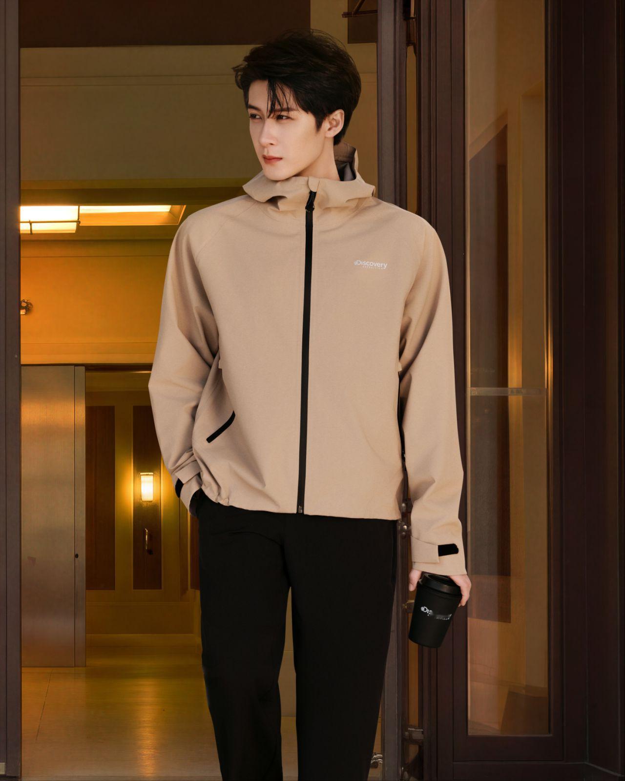 以全球品牌代言人身份，携Discovery Expedition 2026春季“