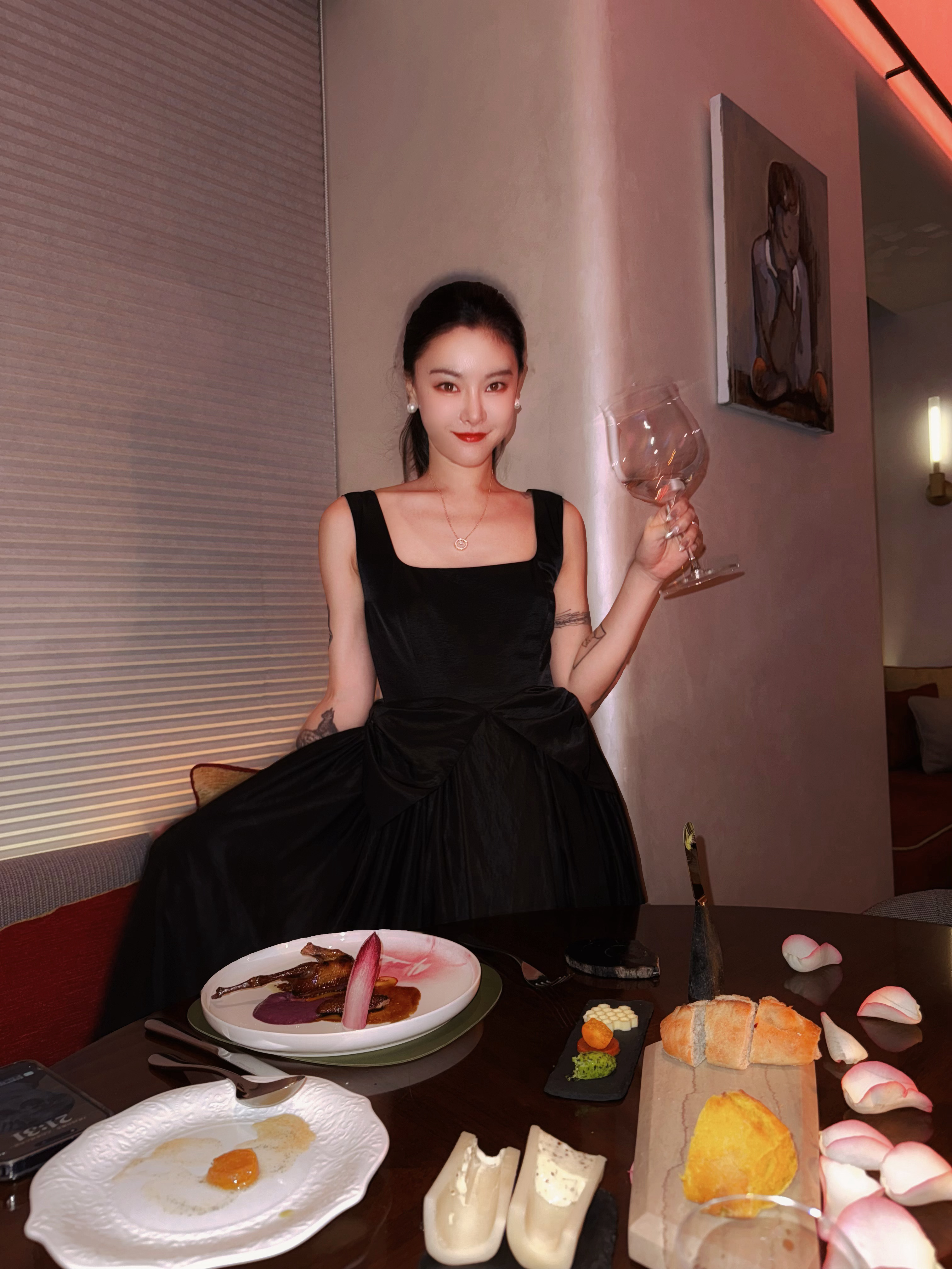 周末都在过生日🎁🍰🐦‍🔥（今年结婚结累了，生日就变成了睡衣派对哈哈哈哈）