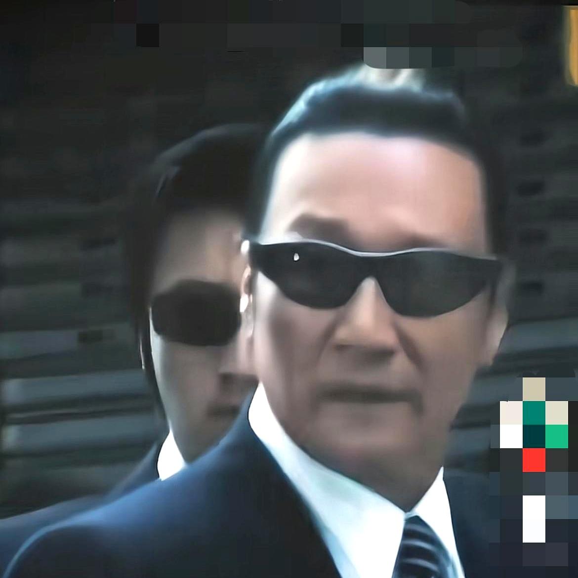 2002年那场顶包风波一出，谢霆锋几乎被推到风口浪尖，换成别的新人，怕是早被拍进
