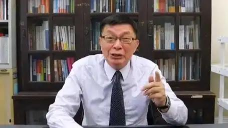台湾名嘴苑举正曾说：大家有没有发现，这次大陆和日本的外交事件，所有国家没一个敢站