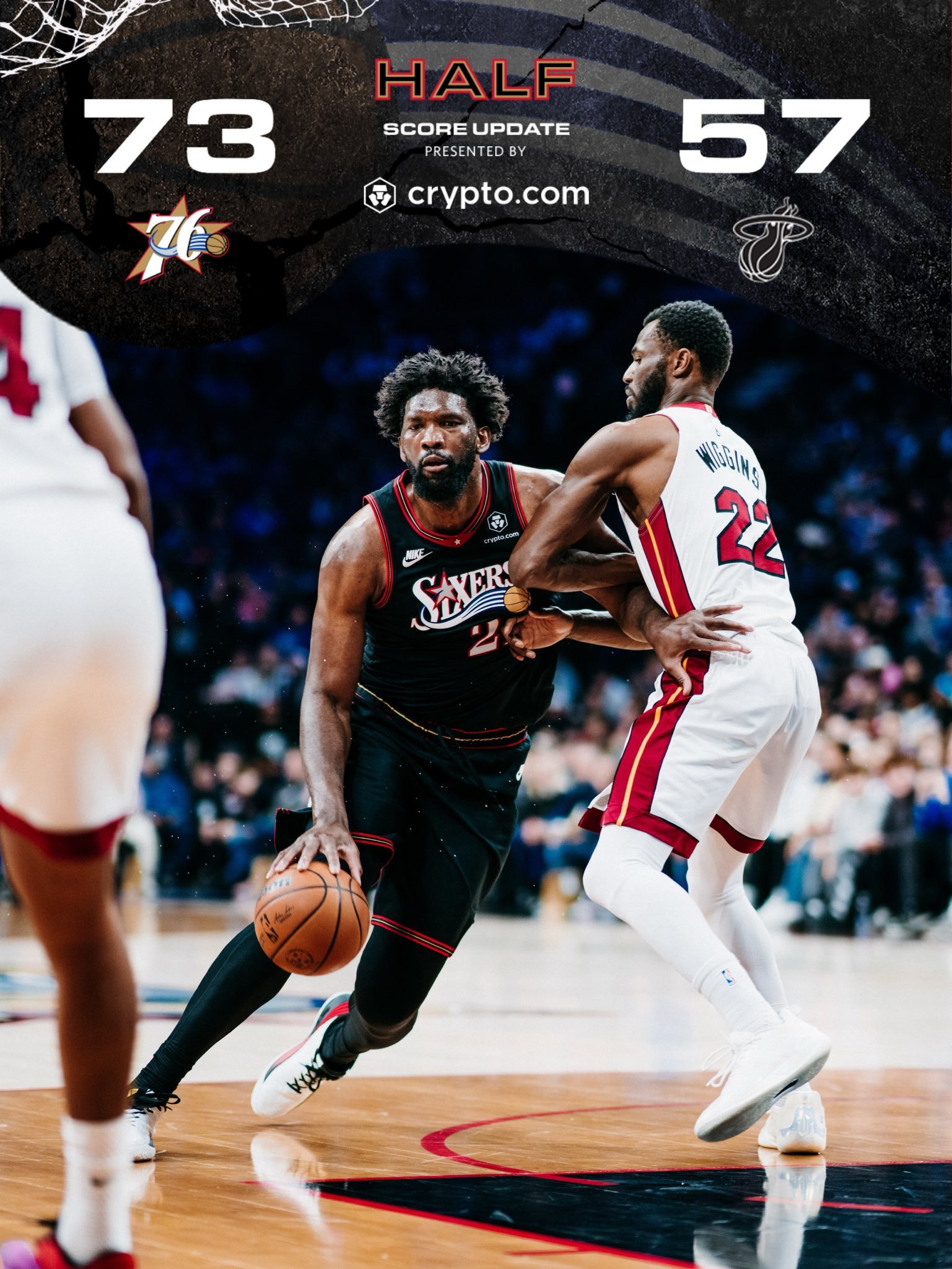 稳住第六！全场比赛结束：76人队主场124-117险胜热火队，球队取得三连胜！马