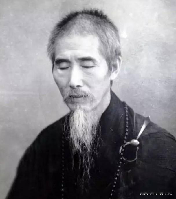 他活了120岁，传闻蒋介石请得动他毛主席却请不动，晚年拒绝留在北京
 
（信息来