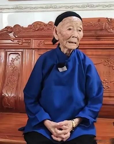 结婚不到20天，丈夫就随红军长征。他说等她三五年就回来。她等了将近90年，106