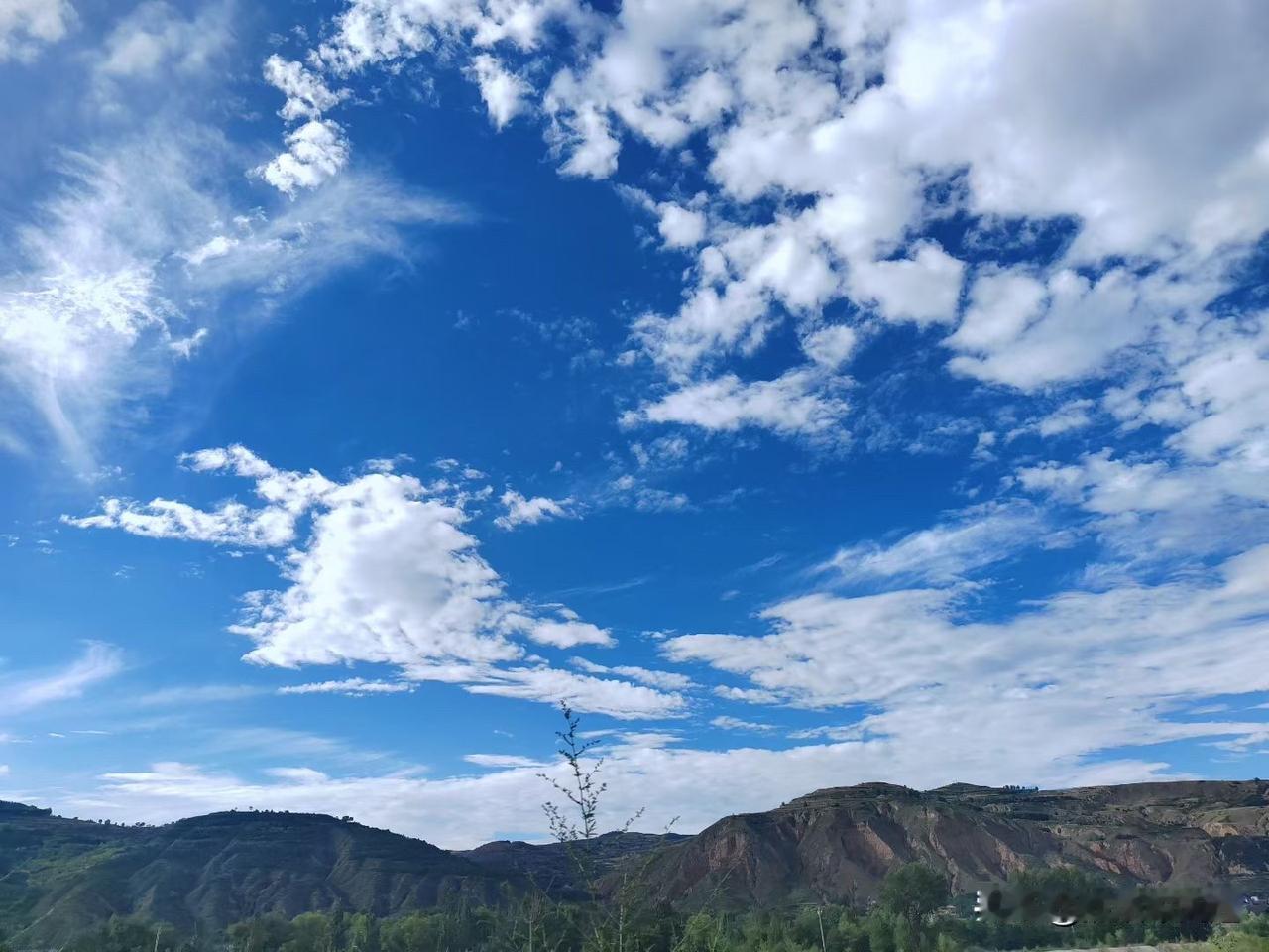 每天奔波劳碌，到底为了啥？下班挤在地铁，累得面无表情时，我总会想这个问题。小时候