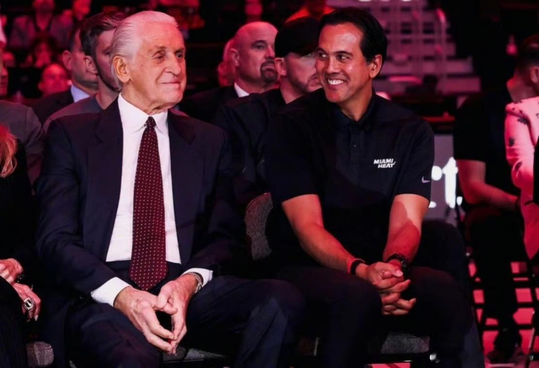 莱利要出手了？在最近关于迈阿密热火的交易消息真的一条比一条劲爆！这支开季一度冲到