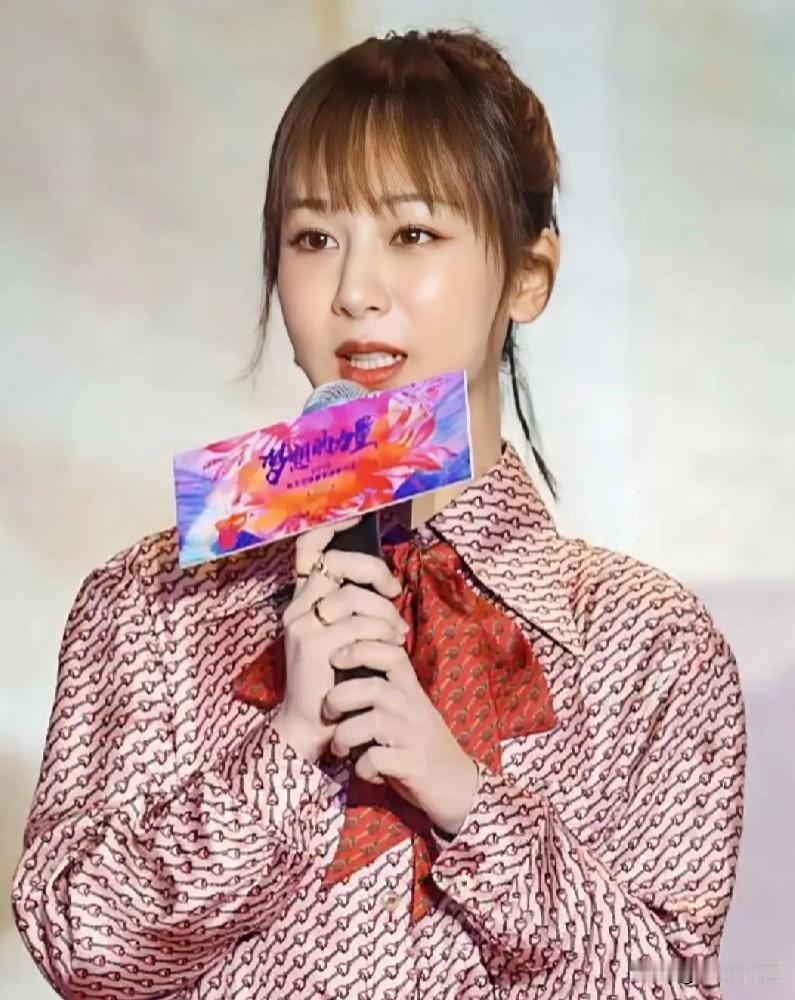 #记录我的2024#杨紫心直口快：和张一山拍吻戏会笑场，因为太熟了[捂脸][捂脸