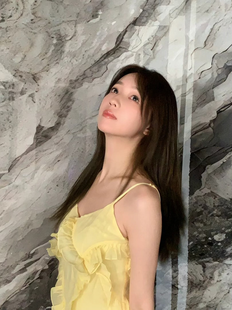 秦牛正威承认话题热度大于作品无限超越班 秦牛正威带着“‘Reader’的板子”来