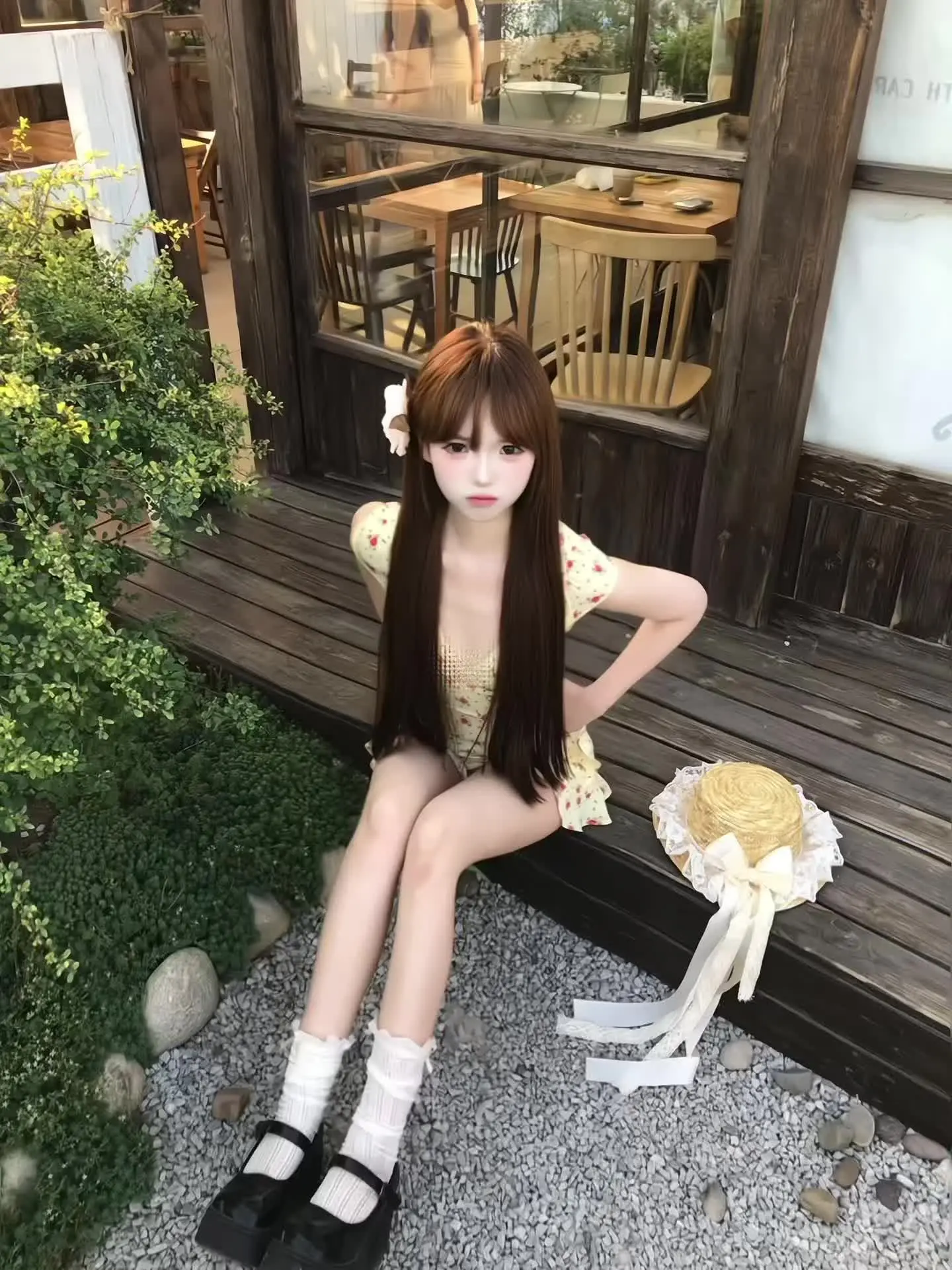 我不再用力的走向任何人 不再刻意解释我是一个很好的人 一个人也可以很幸福.