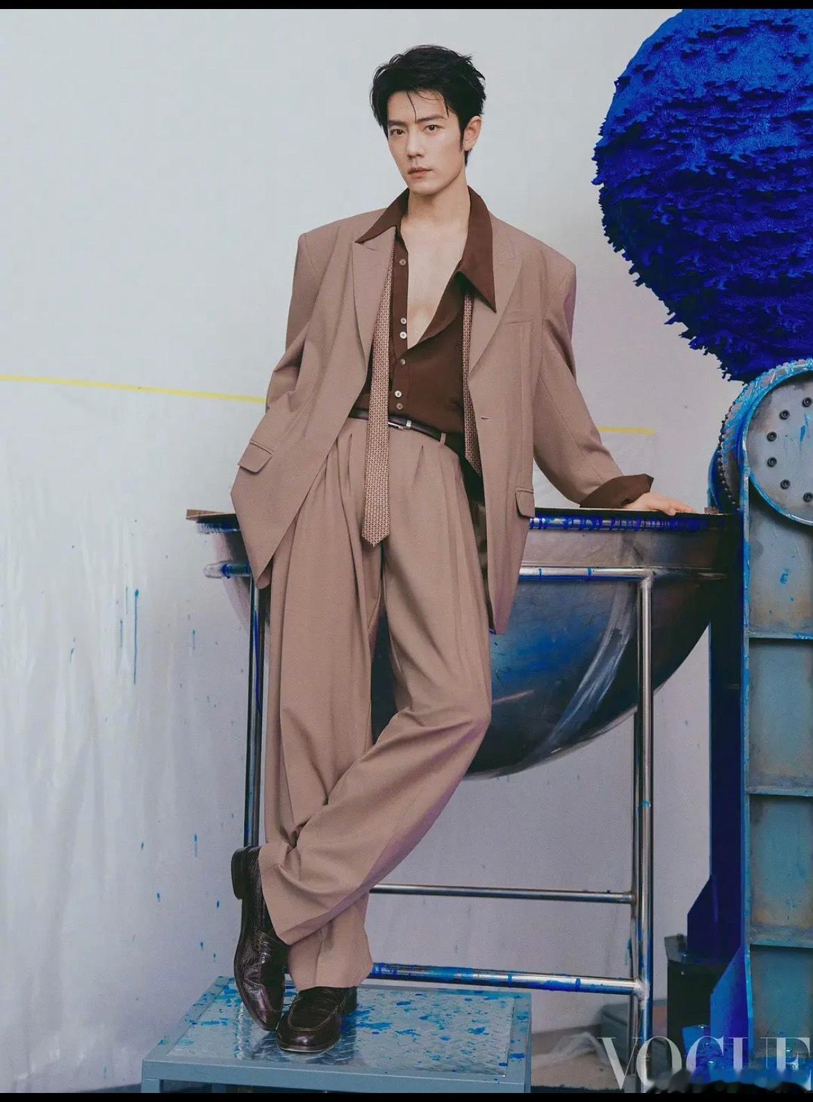 肖战是不是vogue创刊以来第一个重要月份的男明星单人封面 ​​​