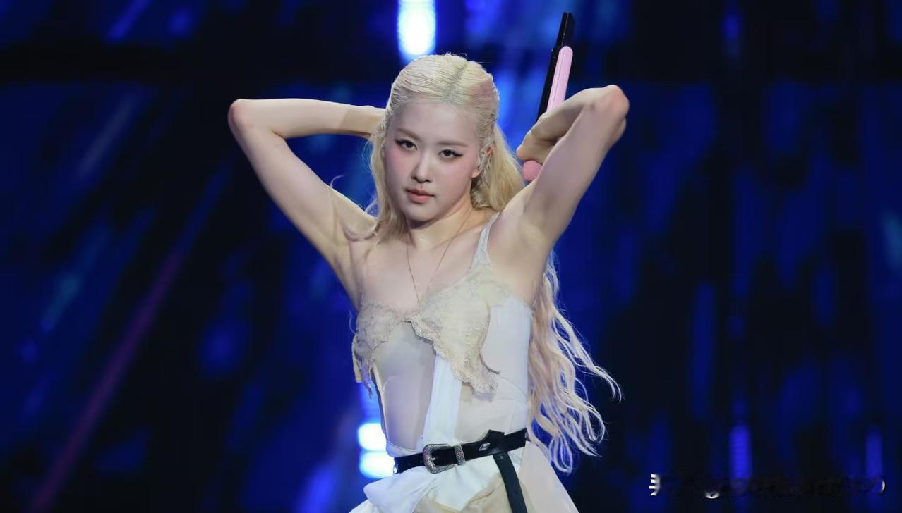 朴彩英舞台魅力美图