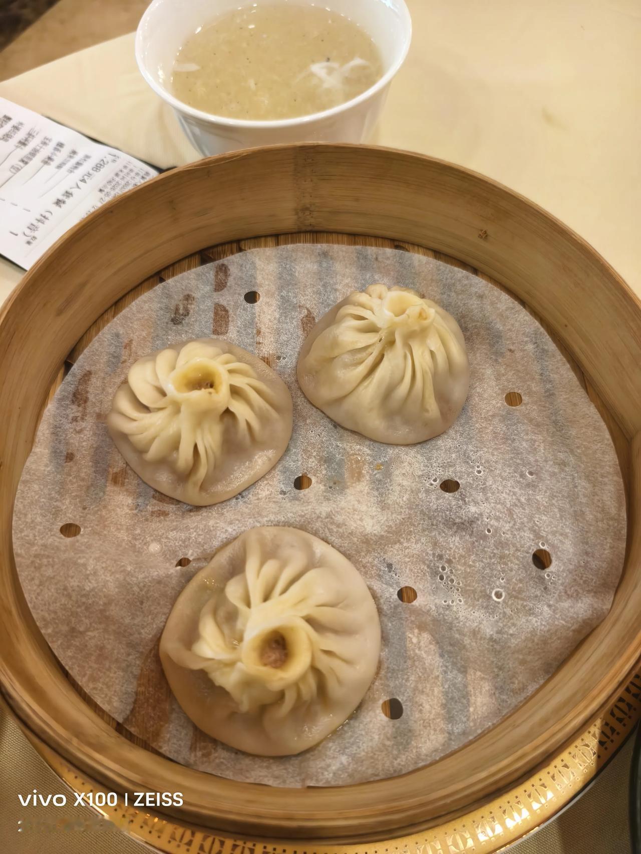 和豆包相处日常，写美食文案省心高效，随手记录一笼爆汁汤包，参与活动打卡。