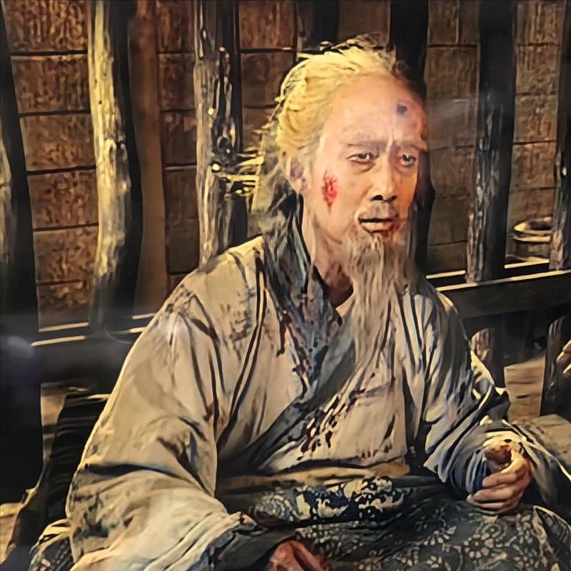 建安十三年的洛阳，一座监狱里，一个老头把一卷帛书递给狱卒，请他带出去。狱卒摇头，