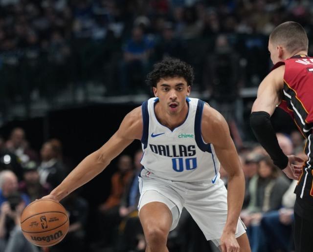 难怪汤普森要打替补，克里斯蒂已全方位超过汤普森～

今天汤普森替补登场，一如既往