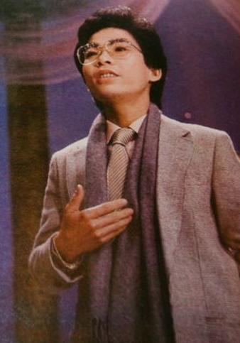 1984年，张明敏唱完《我的中国心》后，被香港娱乐圈抵制，不管是哪个公司都不愿意