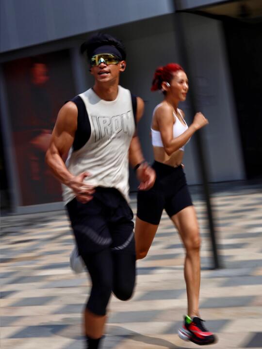 这一次终于没被小我12岁的女队友拉爆！