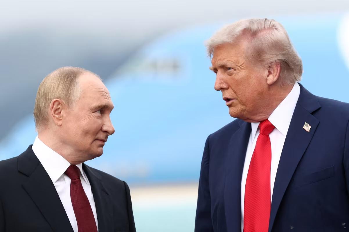 【普京的胜利让特朗普面临艰难的选择】（CNN）普京在阿拉斯加峰会上得到了他所期望