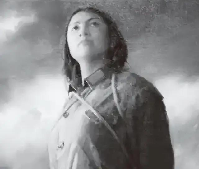 1962年3月，井冈山。 一个76岁的老人，被随行人员死死拦着—— "总司令，太