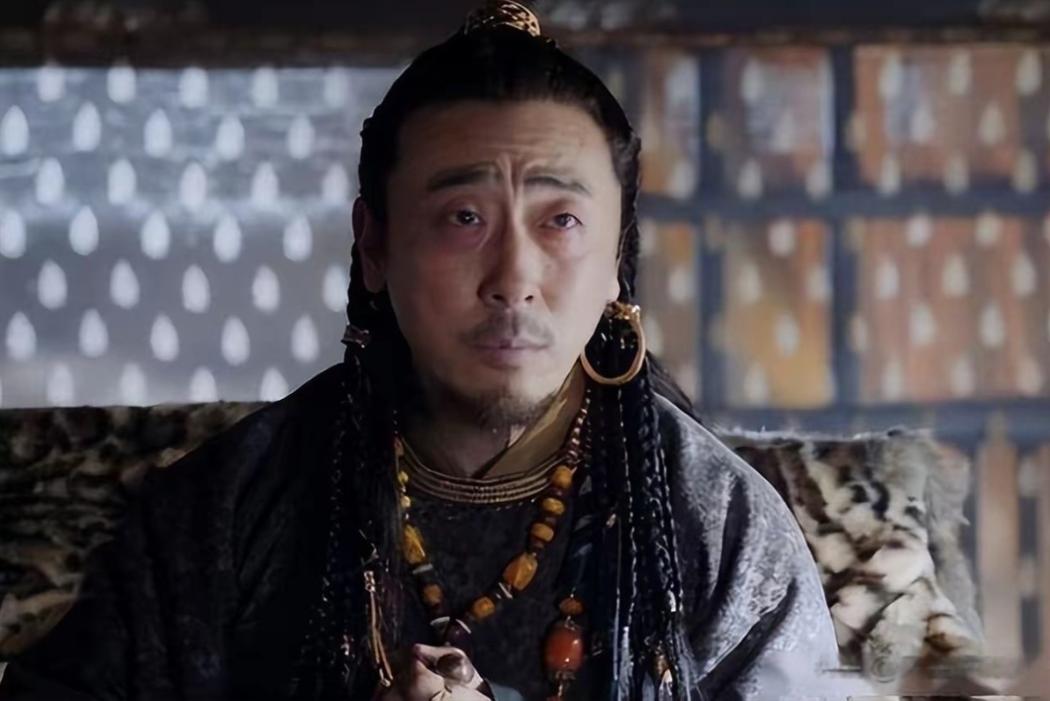 皇上偷偷在宰相衣服烧了个洞，一年后发现洞还在，下令：打开国库。“勤俭持家”是我们