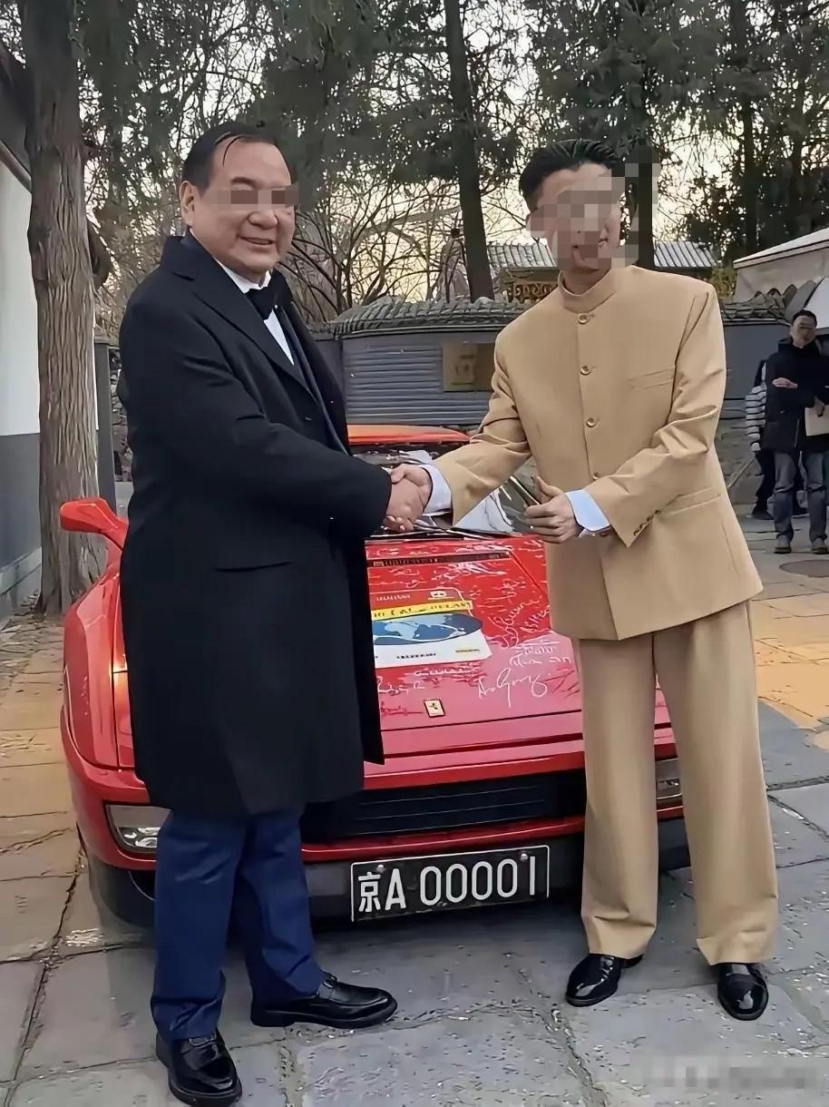 如果任由这样花里胡哨的下去，
那些还在象牙塔里挑灯苦读者，
多多少少会有些凌乱和