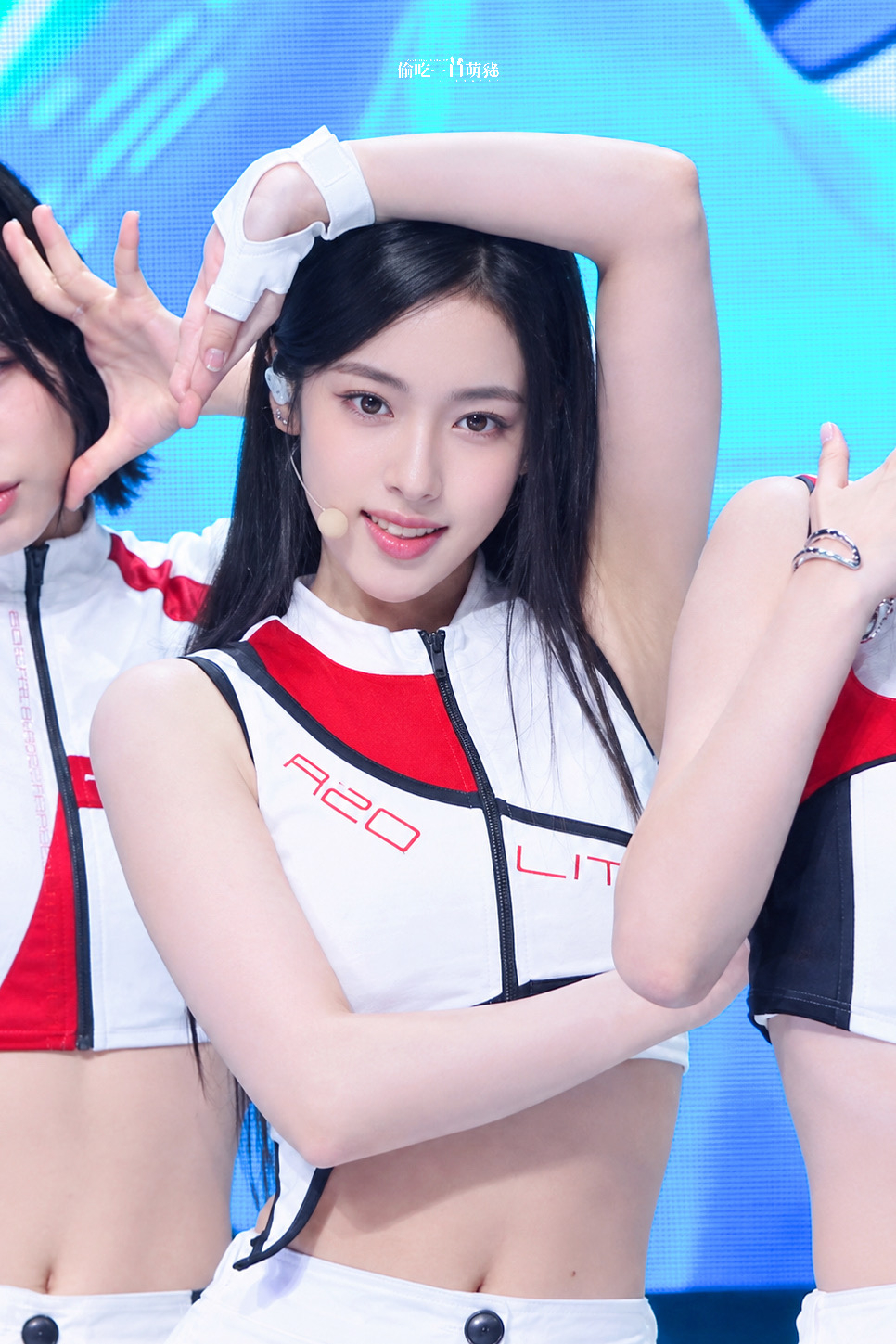 好适合红色，明艳大美人幼年体[捂嘴哭] ​​​