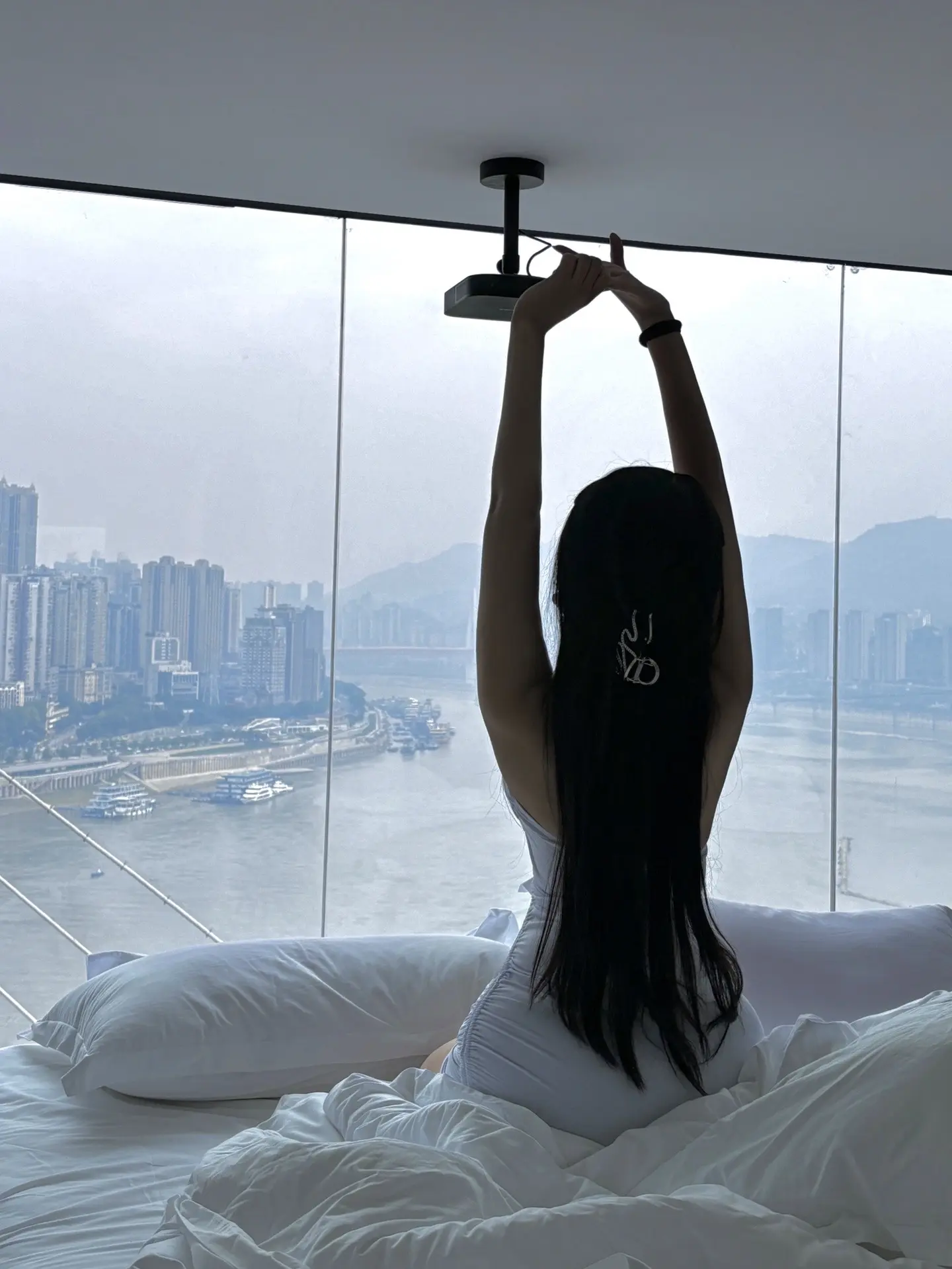 该醒了。