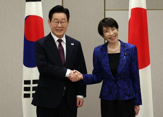 日韩领导人会晤后，韩国和日本在军事合作方面眉来眼去。近日日本和韩国协调为驻扎在那