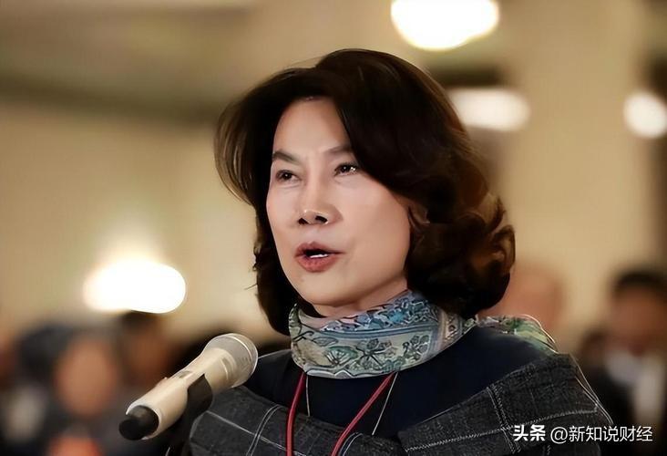  
 
 
主持人问董明珠：“你的朋友圈都是王健林、刘强东、马云这些顶级富豪，平