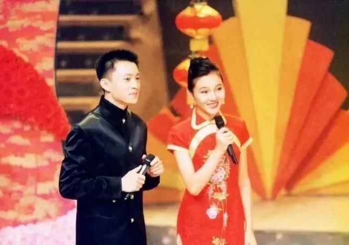 “前最帅央视主持人”复出，56岁已满头白发，回应成“身价百亿总

天啊，亚宁
