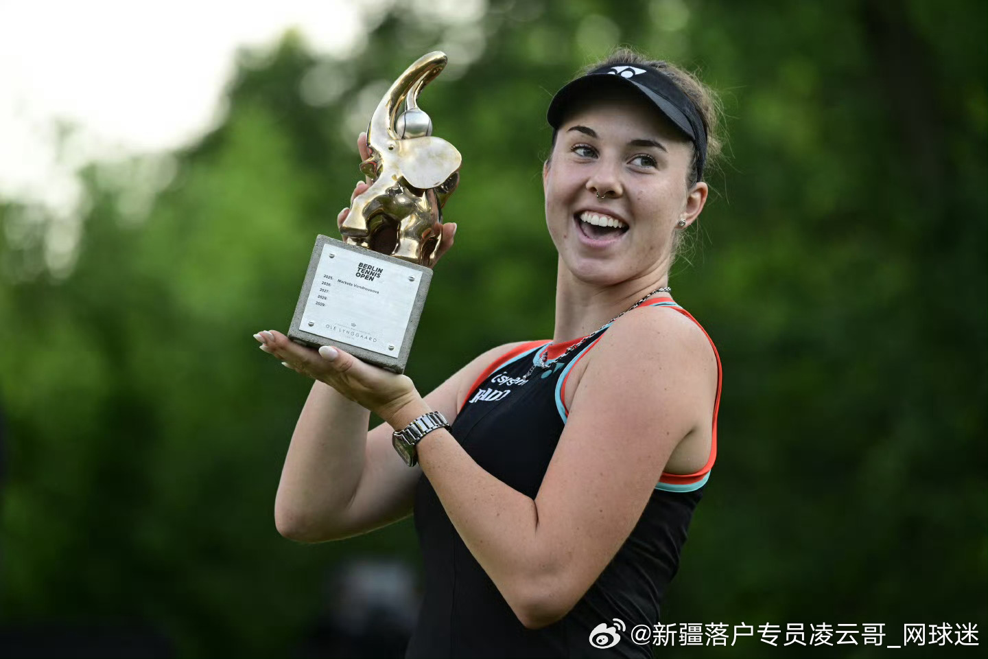 将新的奖杯🏆加入收藏🐘😎送上🇨🇿诺斯科娃在WTA500🇩🇪柏林站的