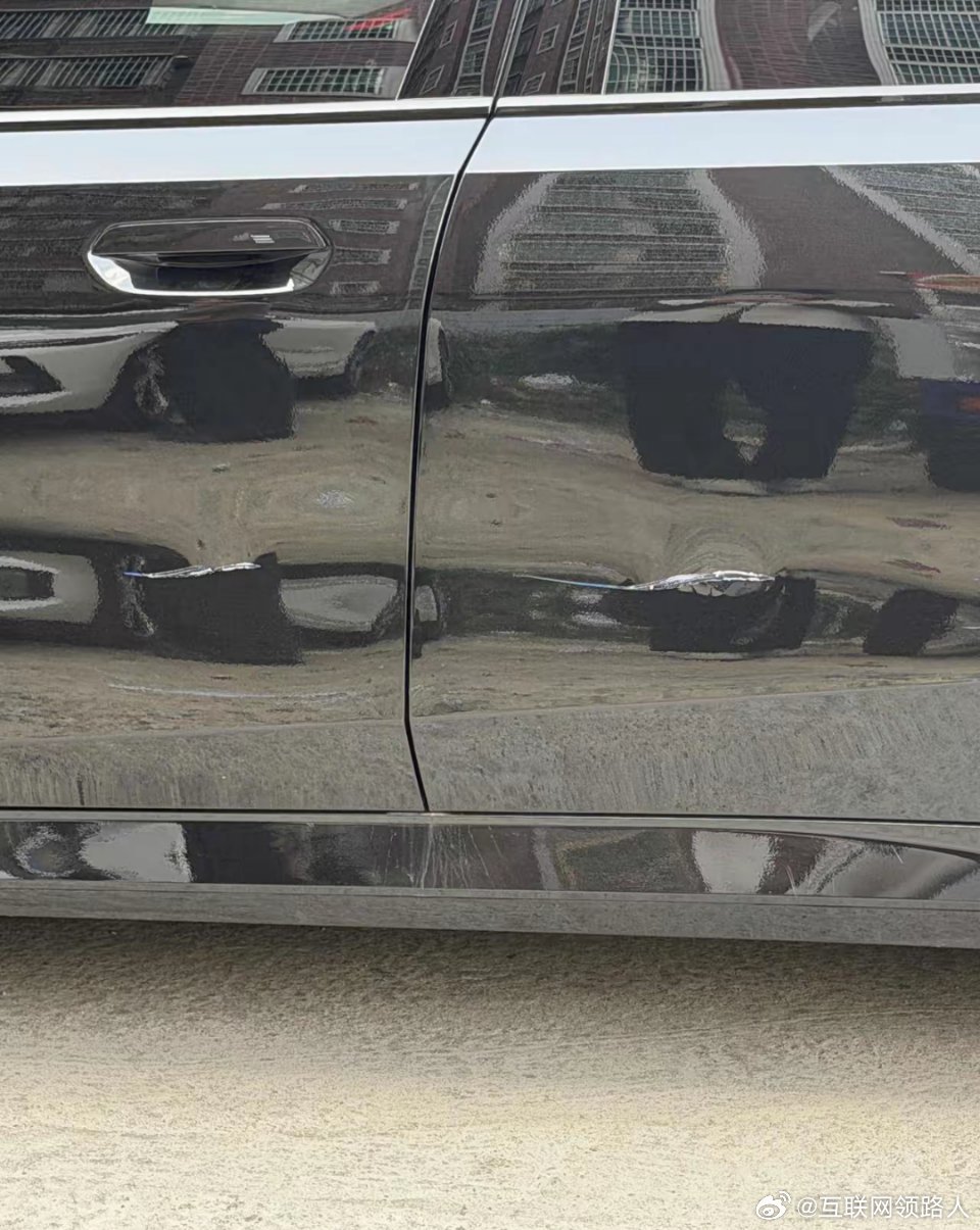 出摊第二天就撞上宝马，一下子赔了3500块😭头一天辛辛苦苦才赚160块，今天直