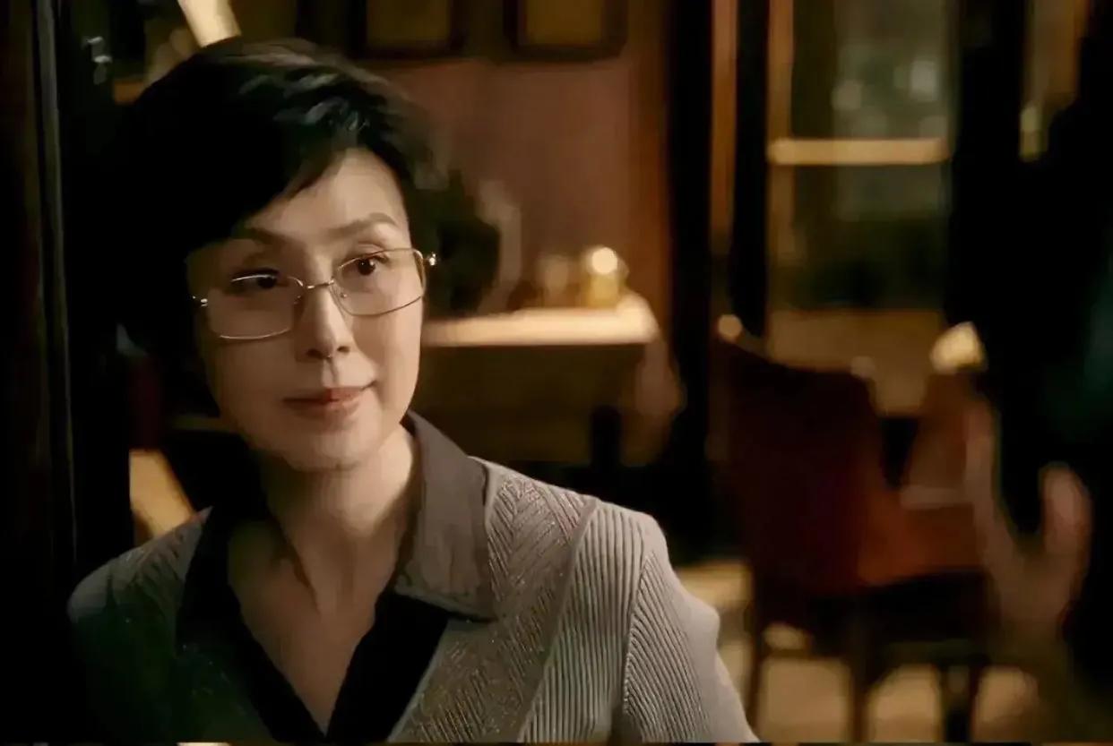 《繁花》究竟好不好看暂不评论，王家卫居然能请出这位大神客串，这得羡煞多少内娱导演