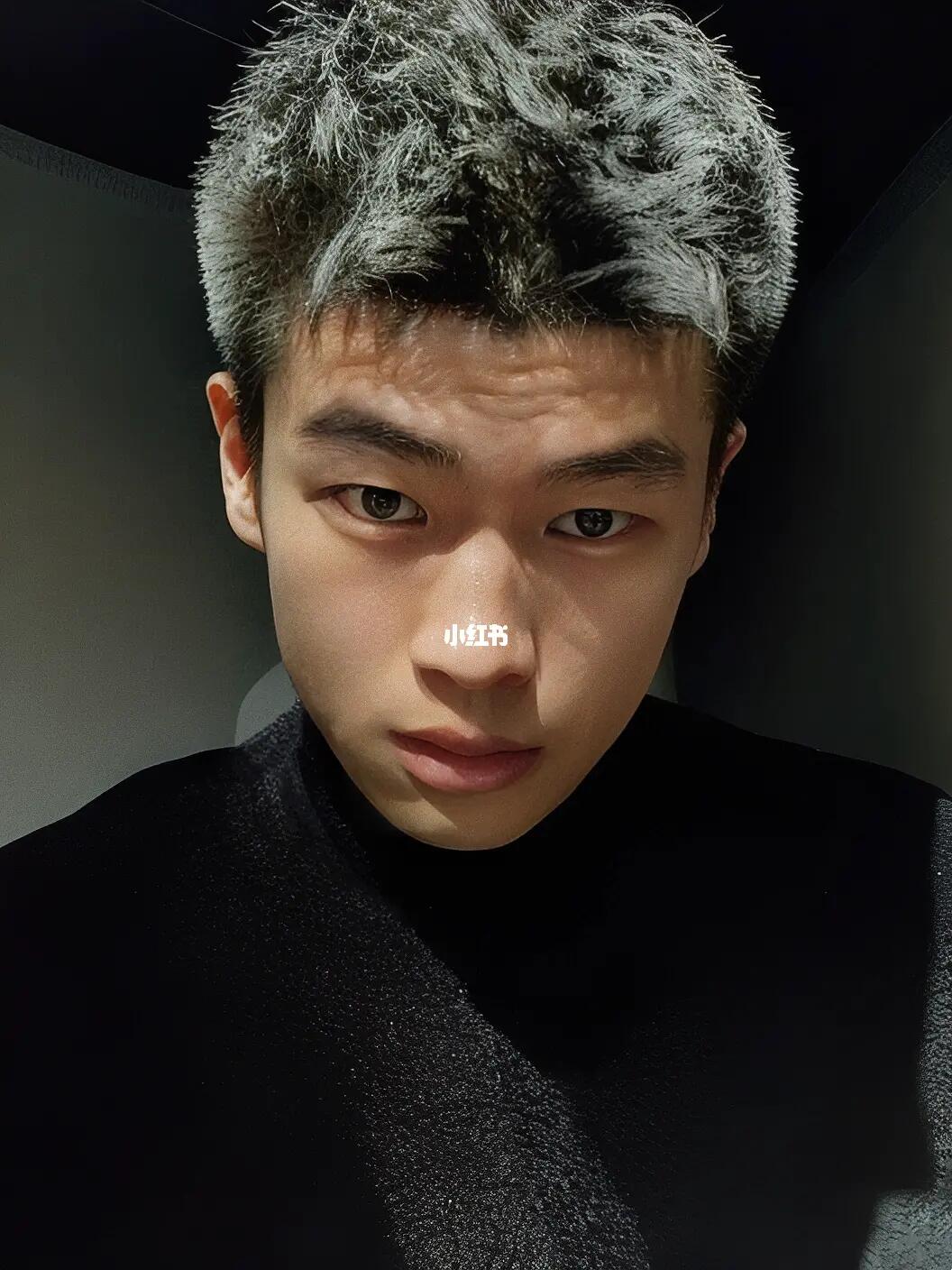 努力考上985、211以后不照样给大专生打工