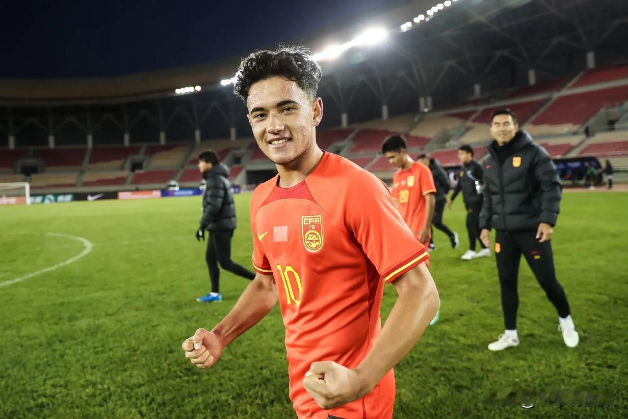 10月25日世界足坛诞生了哪些进球大战？

1、欧协联：帕纳辛奈科斯 1—4 切