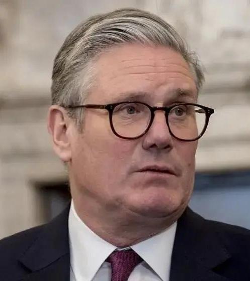 【斯塔默能挺过爱泼斯坦案给其执政带来的危机吗】
        斯塔默这执政危机