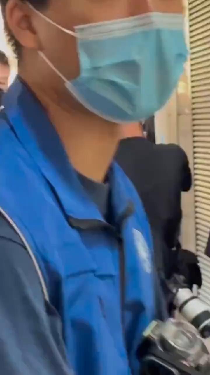 往后退，往后退，往后退，往后退，往后退。