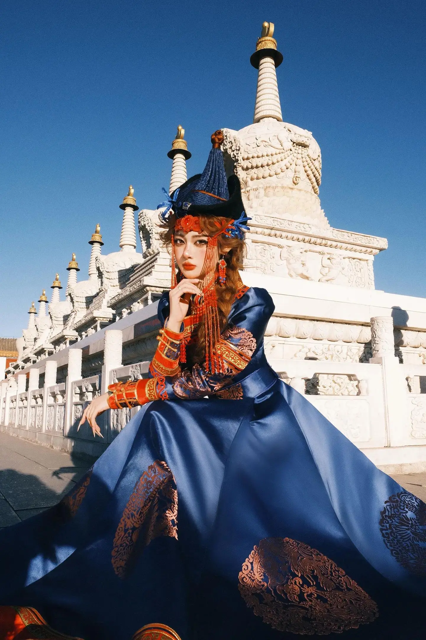 穿一次蒙古袍，才懂草原民族的浪漫与风骨