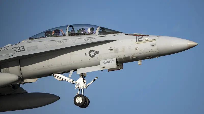 据美国海军太平洋舰队发布消息，当地时间10月26日14时45分左右，美国海军一架