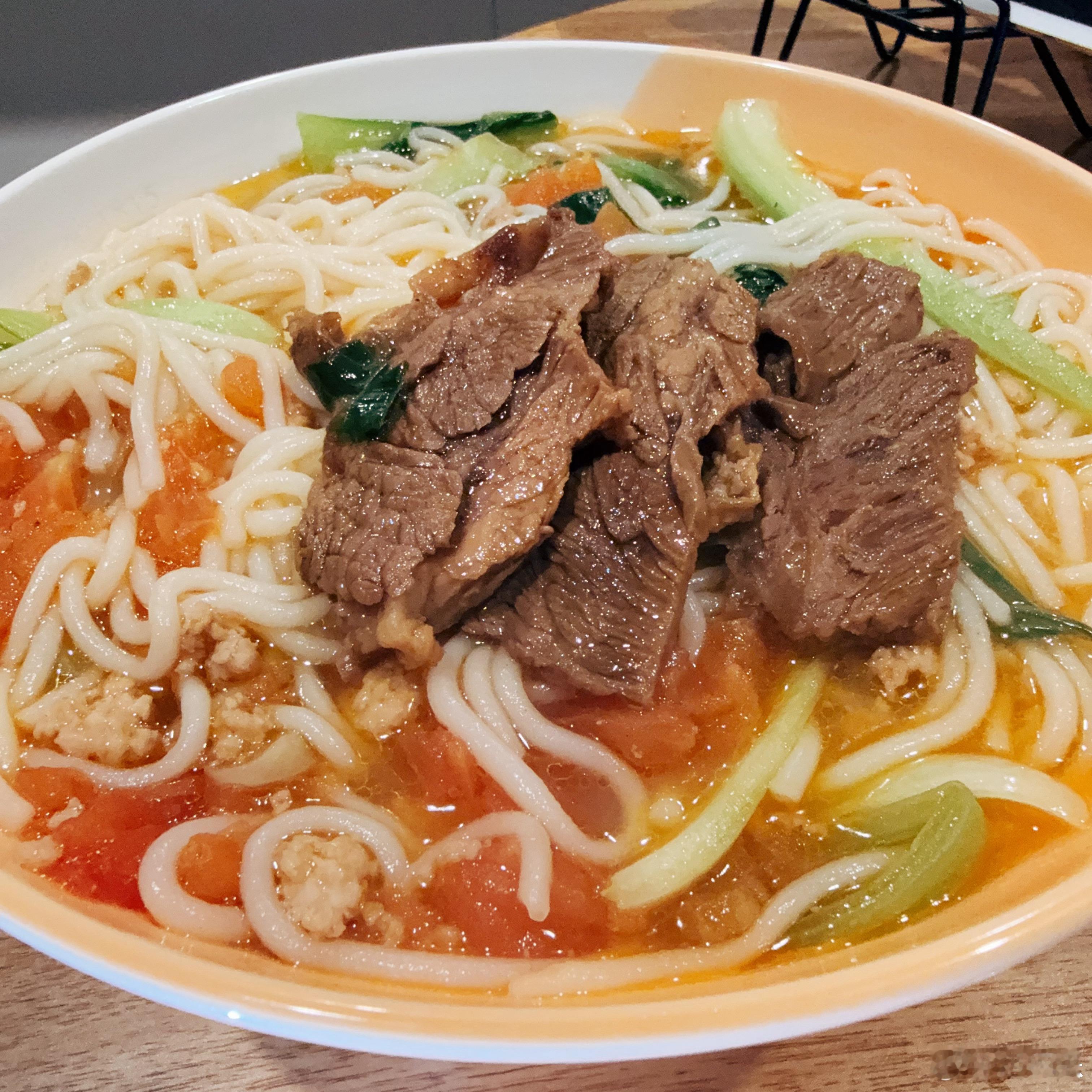 番茄 猪肉沫是灵魂 beef short ribs熬汤底太鲜了