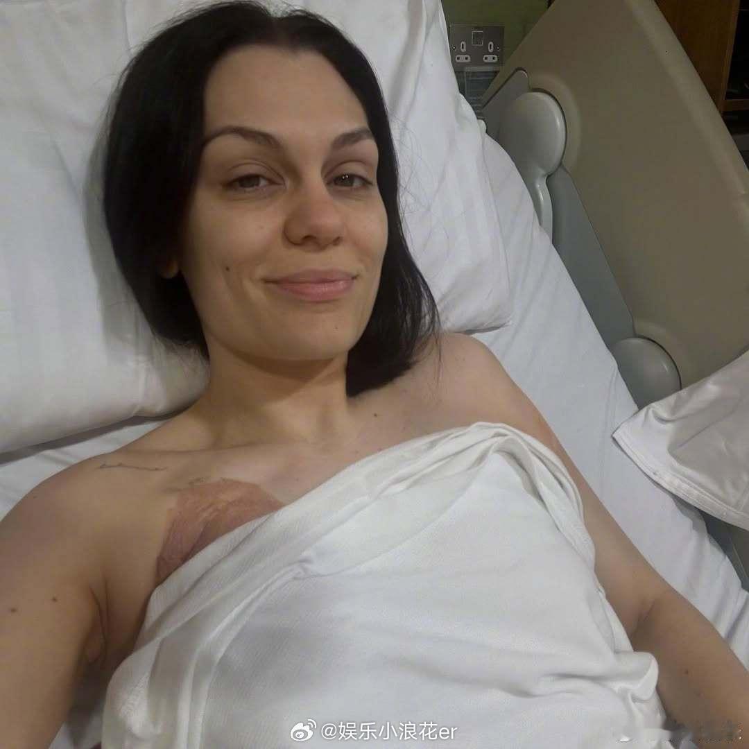 结石姐做乳腺癌手术结石姐乳腺癌手术结束 24日，结石姐分享了自己做乳腺癌手术的照