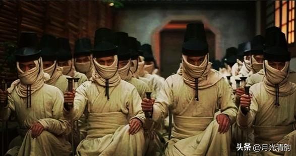 司马懿为了高平陵政变，暗中策划他的三千死士散居在民间，就跟普通人一样过日子。这些
