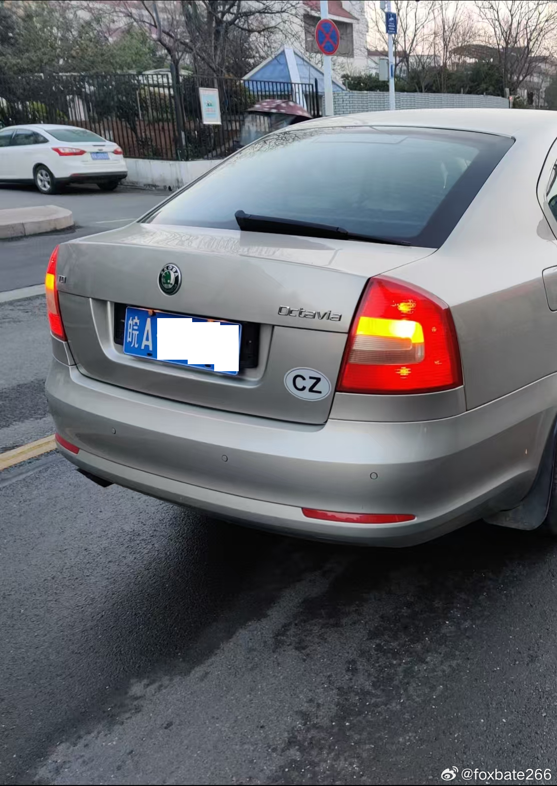 三厢车后雨刷。。。