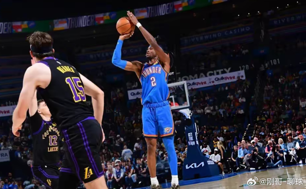 东契奇常规赛报销东契奇无限期休战 遗憾！东契奇64场狂砍33.5分联盟第一，因伤