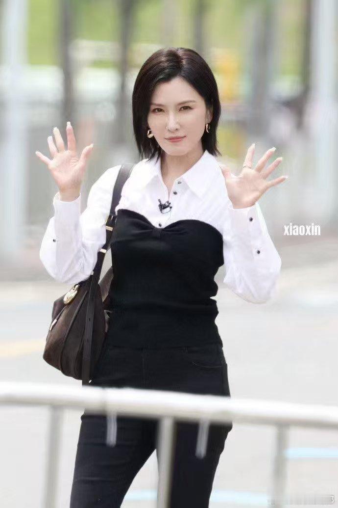 徐洁儿晒五锁匠聊天记录徐洁儿晒锁组聊天记录 专属锁匠群趣味来袭，《锁》团众人脑洞