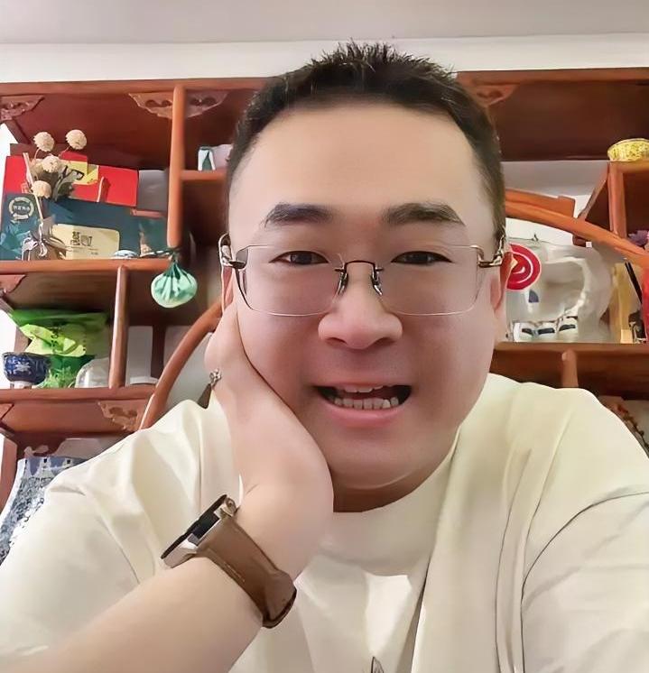 信息上的不对等，往往是无形的阻碍。云昊直播时透露出现实的窘迫，对手很早就掌握各类