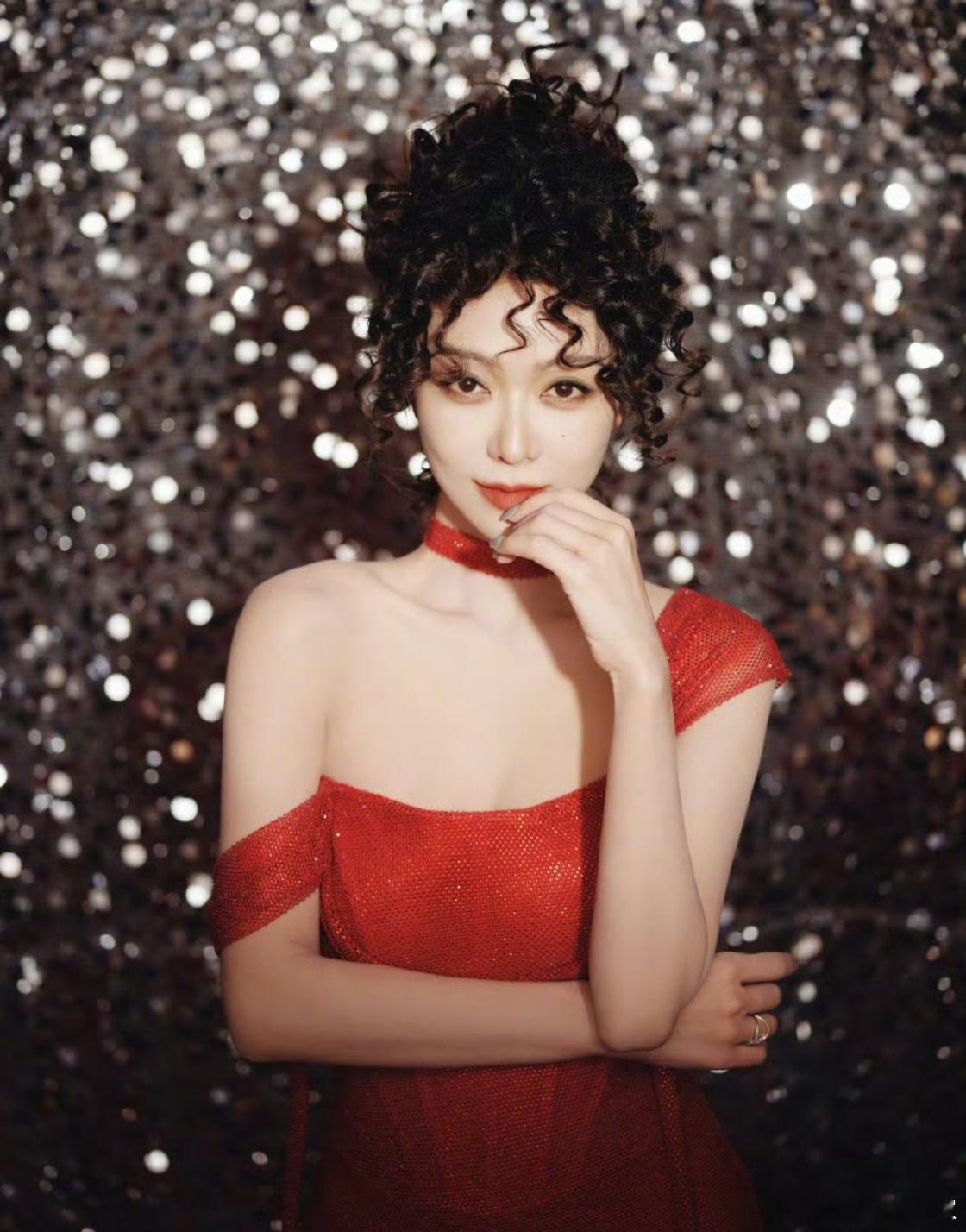 44岁活成少女天花板！春晚状态绝了，求演戏资源砸脸🥳 44岁薛凯琪少女感薛凯琪