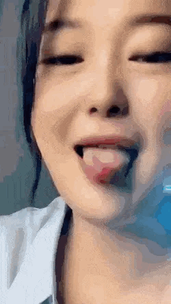 1 天呐！厉害了我的姐！一般人做不到啊！
2 这女的核心力量太强了！[赞]
3 