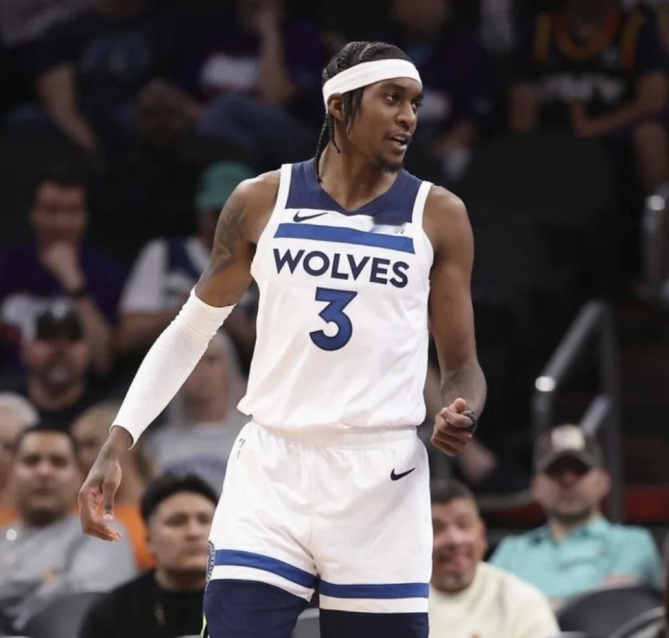 森林狼实力被低估了，爱德华兹出场40分钟，25投10中，三分11中3,罚球9中7